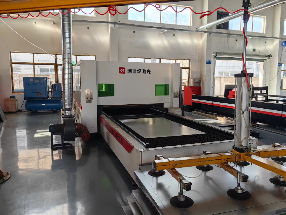 1500W激光切割机